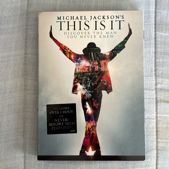 Sony Other - Michael Jackson’s THIS IS IT Discover The Man You Never Knew DVD Sony 2010 EXC!